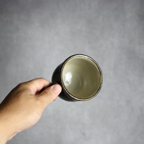 マグカップ 飴釉 蝋抜 唐草 やちむん 陶器 真南風工房:7011022