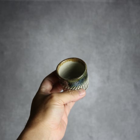 ぐい呑1 緑釉 飛鉋 やちむん 陶器 榮一工房:7013170
