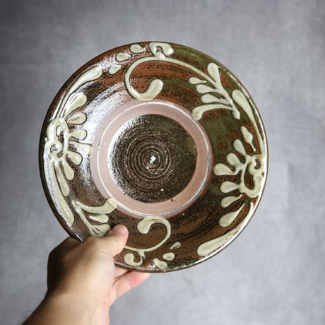 7寸皿1 イッチン 唐草 やちむん 陶器 北窯 宮城正享工房:7005007