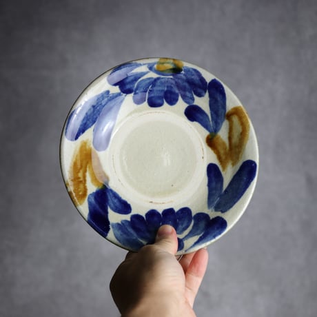 6寸皿1 飴 呉須釉 菊花双葉 やちむん 陶器 漂窯:7010006