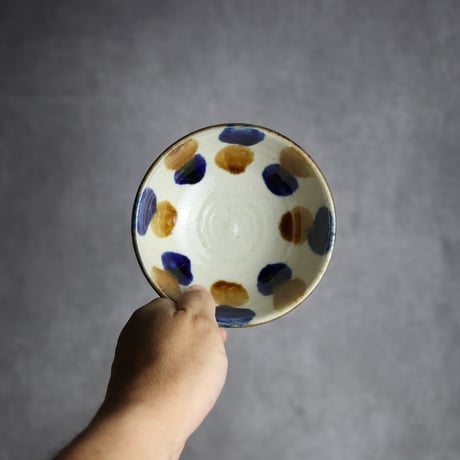 4寸鉢1 飴 呉須釉 点打 やちむん 陶器 漂窯:7010012
