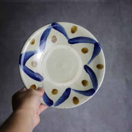 7寸皿1 飴 呉須釉 星点打 やちむん 陶器 漂窯:7010007
