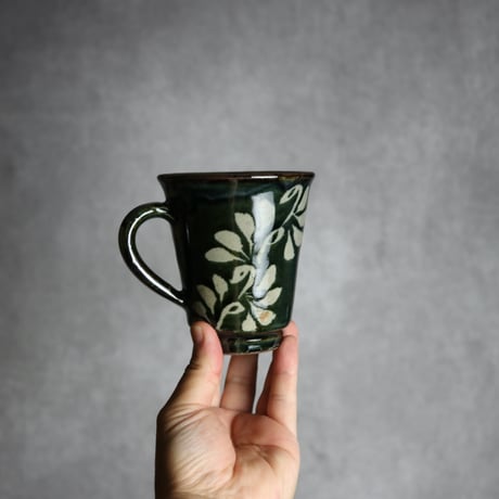 広口マグカップ 呉須釉 蝋抜 唐草 やちむん 陶器 真南風工房:7011025