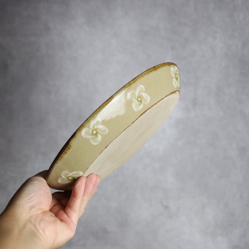 オーバル皿5 花紋 やちむん 陶器 エドメ陶房:7201002 | MADE IN OKINA