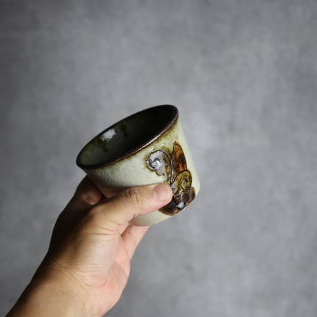 そば猪口中1 黒呉須 線彫 唐草 やちむん 陶器 榮一工房:7013168