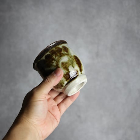 湯呑2 黒呉須釉 唐草  やちむん 陶器 榮一工房:7013078