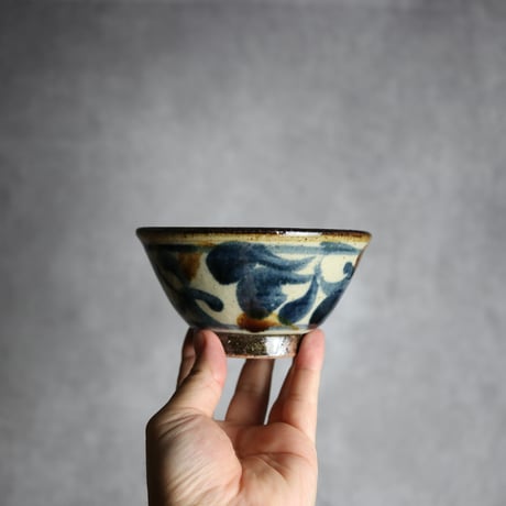 4寸マカイ 紺 茶 唐草柄 やちむん 陶器 陶芸こまがた:7006025