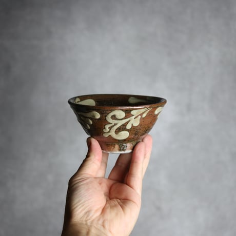 3.5寸マカイ1 イッチン 菊花唐草 やちむん 陶器 北窯 宮城正享工房:7005013