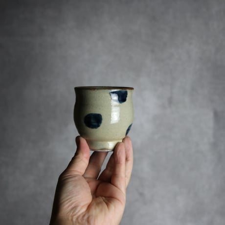 湯呑1 呉須釉 点打 やちむん 陶器 北窯 宮城正享工房:7005034