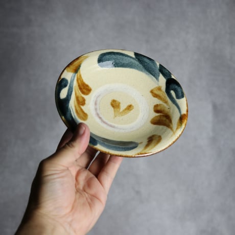 5寸皿1 飴呉須釉 唐草 やちむん 陶器 北窯 松田共司工房:7004006