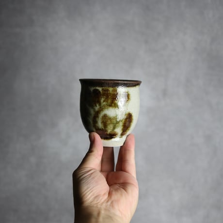 湯呑2 黒呉須釉 唐草  やちむん 陶器 榮一工房:7013078
