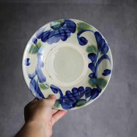 7寸皿1 呉須 緑釉 菊花唐草 やちむん 陶器 漂窯:7010007