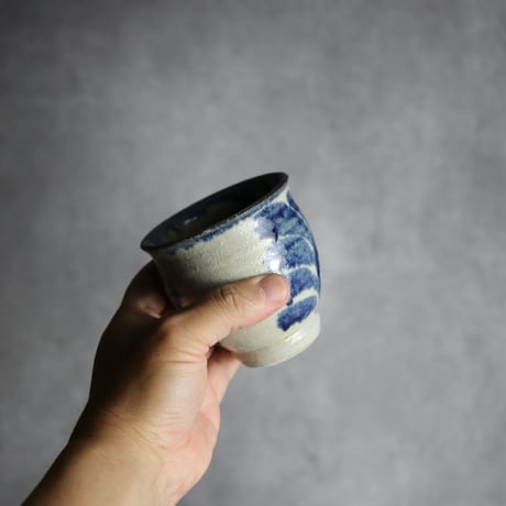 湯呑1 呉須釉 唐草  やちむん 陶器 榮一工房:7013078