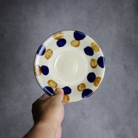 5寸皿2 飴 呉須釉 点打 やちむん 陶器 漂窯:7010004