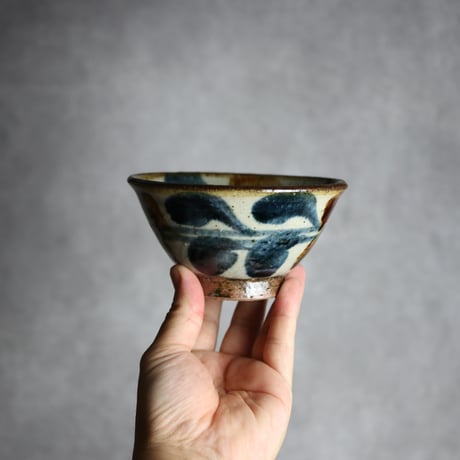 4寸マカイ 紺 茶 デイゴ柄 やちむん 陶器 陶芸こまがた:7006022