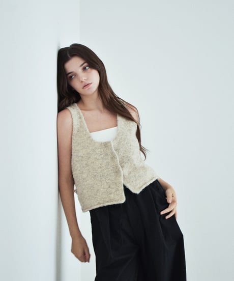 knit-02387  Bouclé Knit Vest  Ecru  Beige  Charcoal
