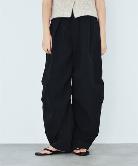bottoms-02334  Waist-Tuck Pants Beige Black