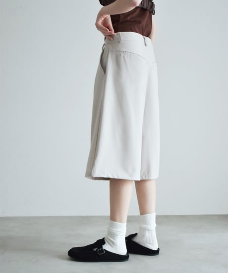 bottoms-02332 Tucked Half Pants Greige