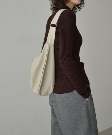 knit-02305　Ripple High Neck Knit  Ivory  Brown  Black