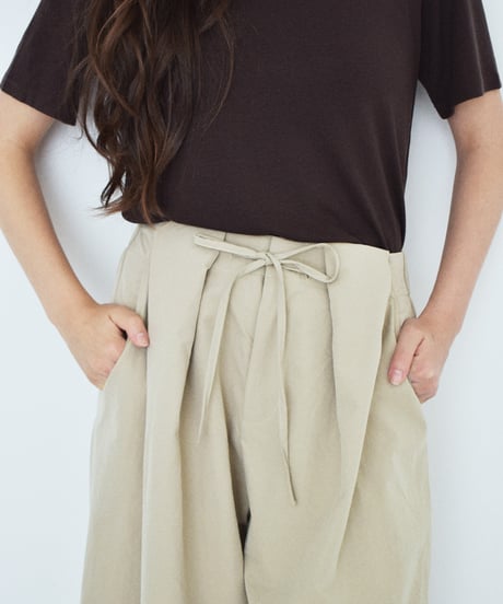 bottoms-02334  Waist-Tuck Pants Beige Black