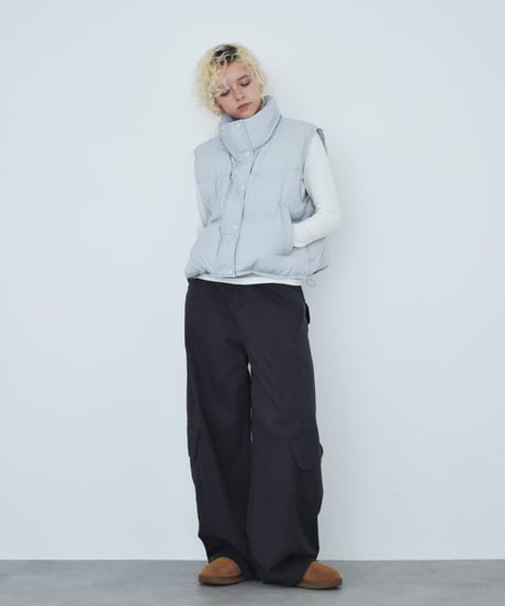 outer-02106 Stand Neck Down Vest Ecru DustyBlue Black