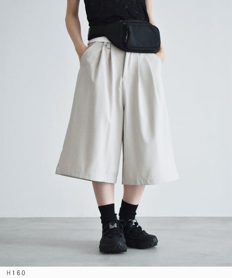 bottoms-02332 Tucked Half Pants Greige