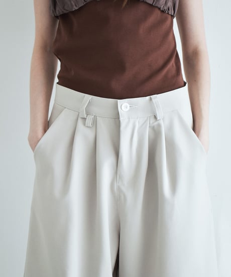 bottoms-02332 Tucked Half Pants Greige