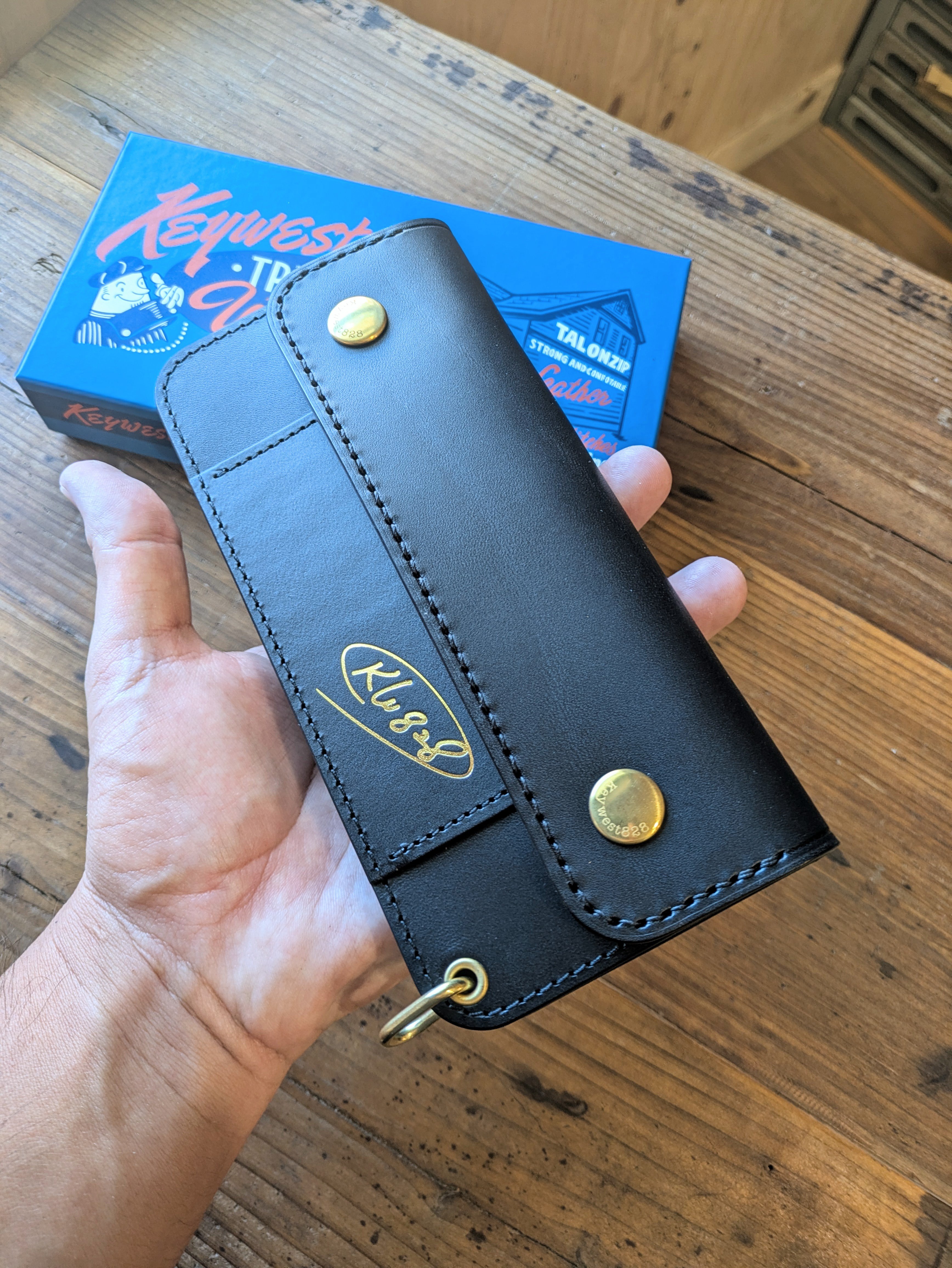 トラッカーウォレット 黒 オイルレザー ショートタイプ | keywest828