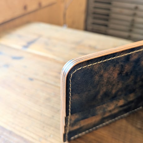 ロカドコードバンブルー　二つ折り財布 小銭入れなし