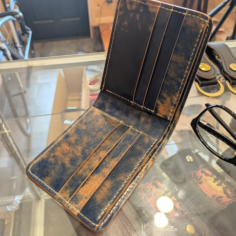 ロカドコードバンブルー　二つ折り財布 小銭入れなし