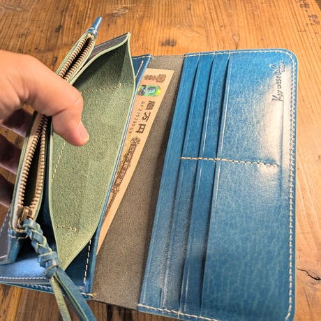 黒革×ルガトショルダー琉球ブルー　長財布 小銭入れあり
