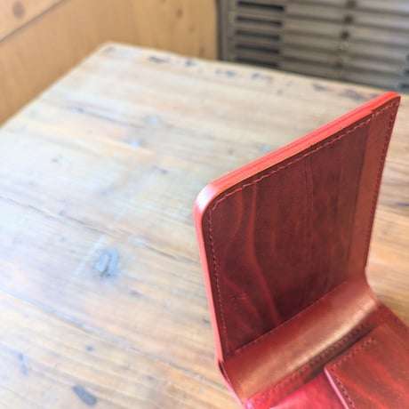 ルガトショルダー赤  二つ折り財布  小銭入れあり