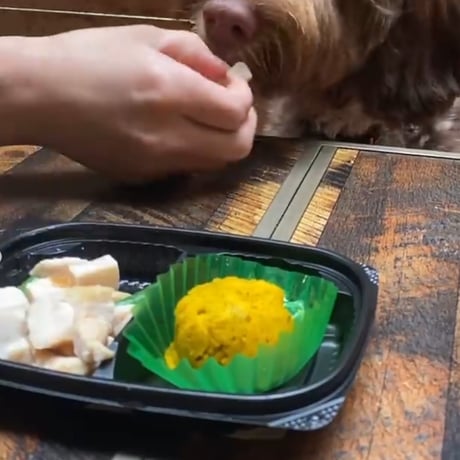 コミフデリ スモークチキンプレート