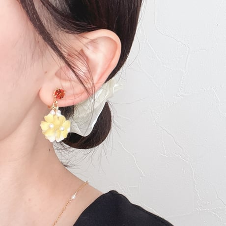 【期間限定】ニュアンスひまわりイヤリング/ピアス