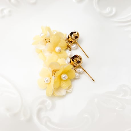 【期間限定】ニュアンスひまわりイヤリング/ピアス