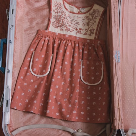 Apolina  BIBI HAND EMBROIDERED PINAFORE - MOUNTAIN CALICO JAM