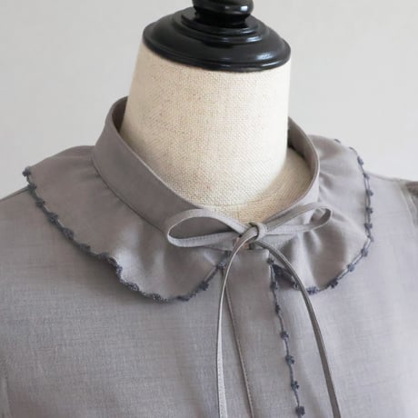 ヴィンテージワルツツイル ピコ刺繍リボン付きブラウス【JM2505BG】