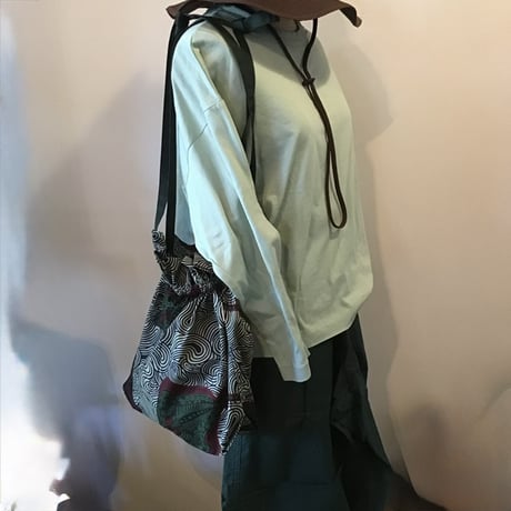 アフリカンバティック　巾着バッグ
