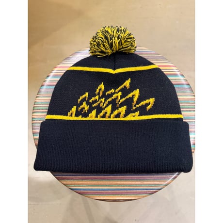 ANTIHERO EAGLE POM BEANIE BLACK/YELLOW