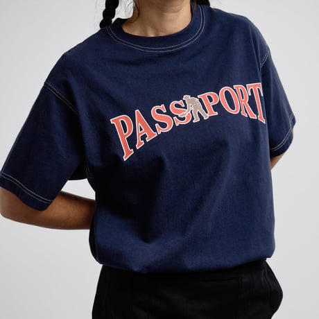 PASS~PORT OFFICIAL CONTRAST TEE WASHED NAVY