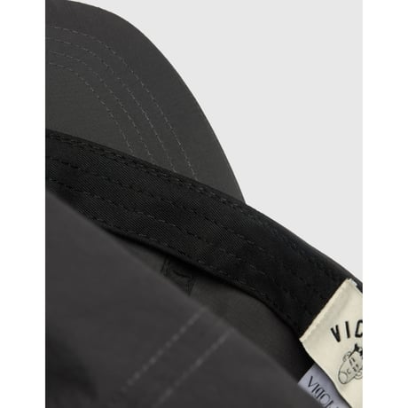 VICTORIA NYLON QH LOGO CAP