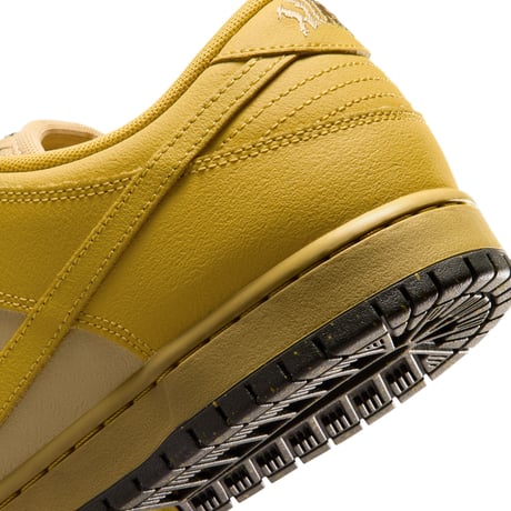 NIKE SB DUNK LOW PRO WC SAFFRON QUARTZ