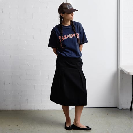 PASS~PORT OFFICIAL CONTRAST TEE WASHED NAVY