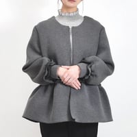 フリルペプラム ダンボールニットジャケット