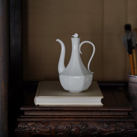 青白磁茶壺 PB195