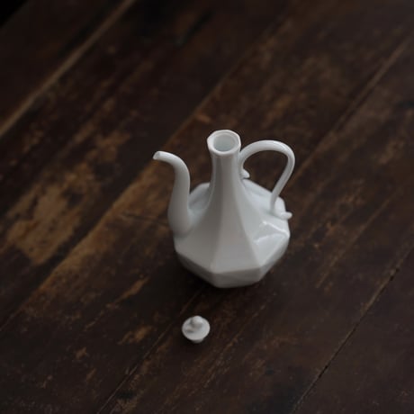 青白磁茶壺 PB195