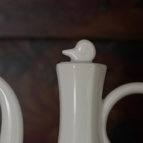 青白磁茶壺 PB195