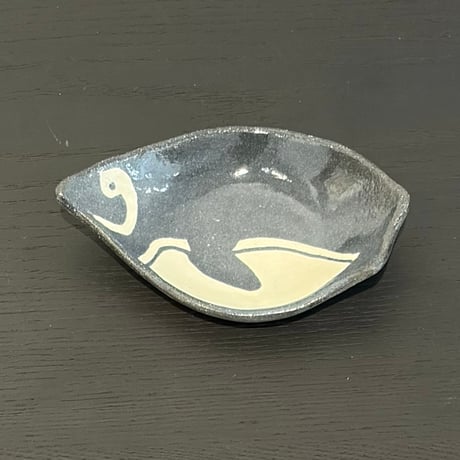 ぶんのまお　泳ぐマゼランペンギン小皿　左向き