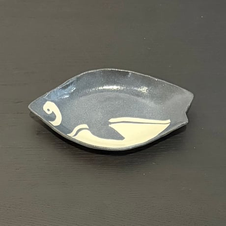 ぶんのまお　泳ぐマゼランペンギン皿　左向き