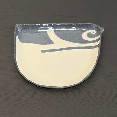 ぶんのまお　まんまるマゼラン小皿　右向き